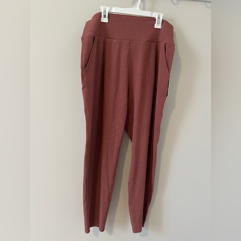 Vuori At Ease Jogger Pants Women’s Size Large Rose Mauve Pink Ribbed